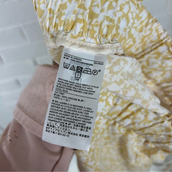 Banana Republic Yellow White Floral Casual Shorts Size XS - Picture 4 of 9